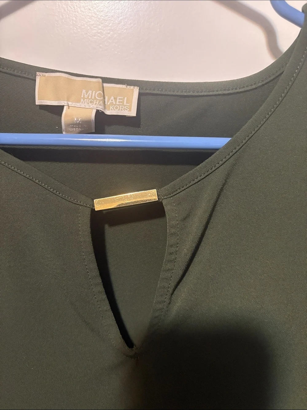 MK Olive Green Women's Short Sleeve Keyhole Top